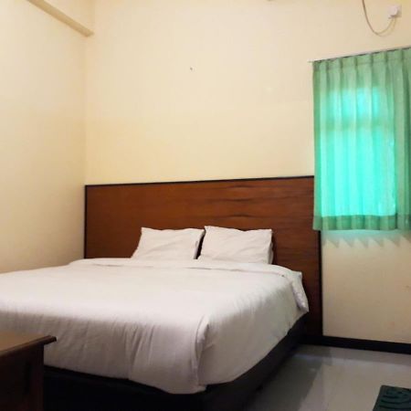Hotel Pelangi Indah Семаранг Экстерьер фото