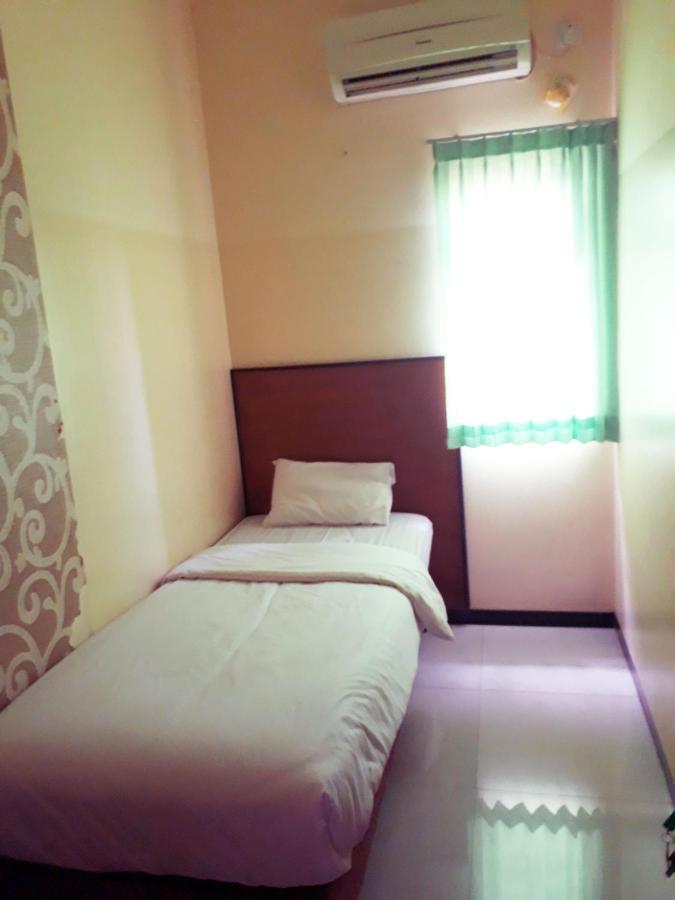 Hotel Pelangi Indah Семаранг Экстерьер фото