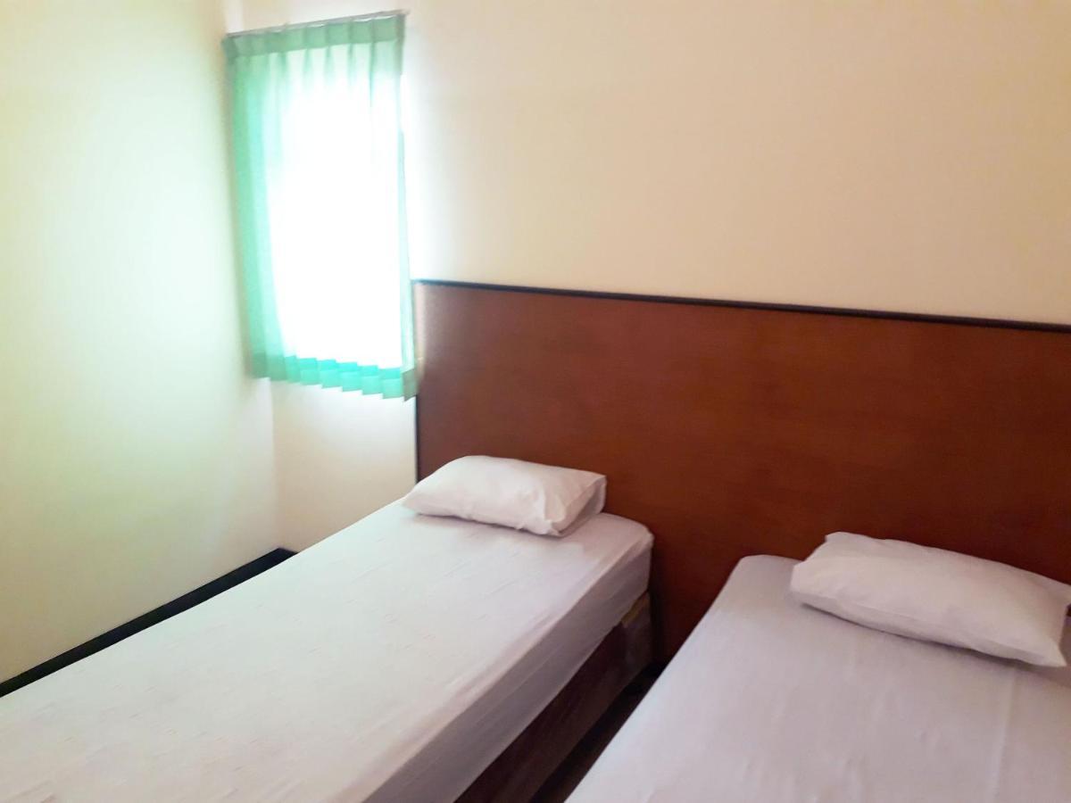 Hotel Pelangi Indah Семаранг Экстерьер фото