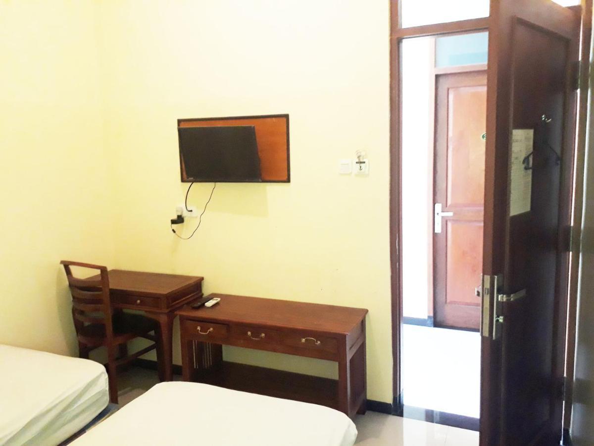 Hotel Pelangi Indah Семаранг Экстерьер фото