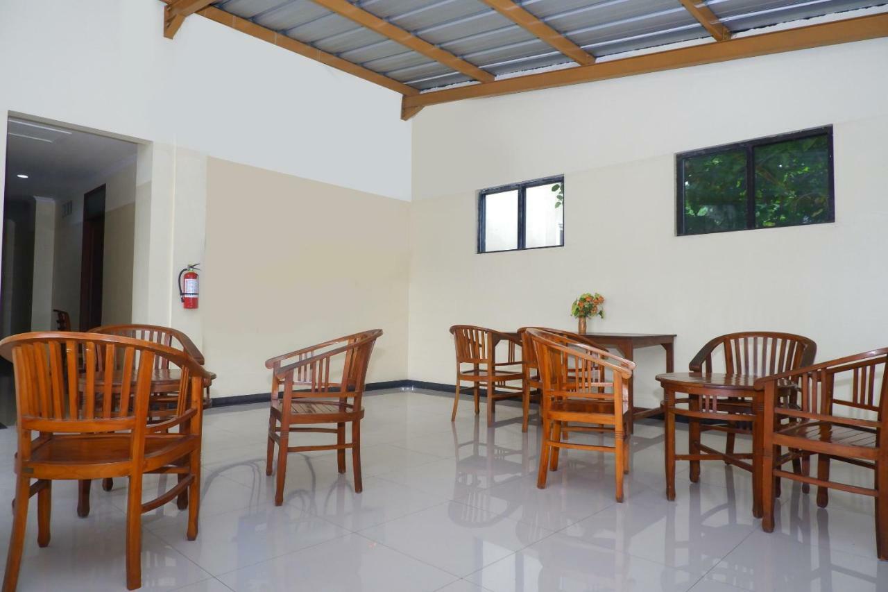 Hotel Pelangi Indah Семаранг Экстерьер фото