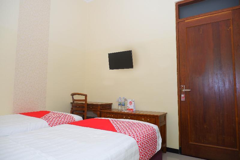 Hotel Pelangi Indah Семаранг Экстерьер фото